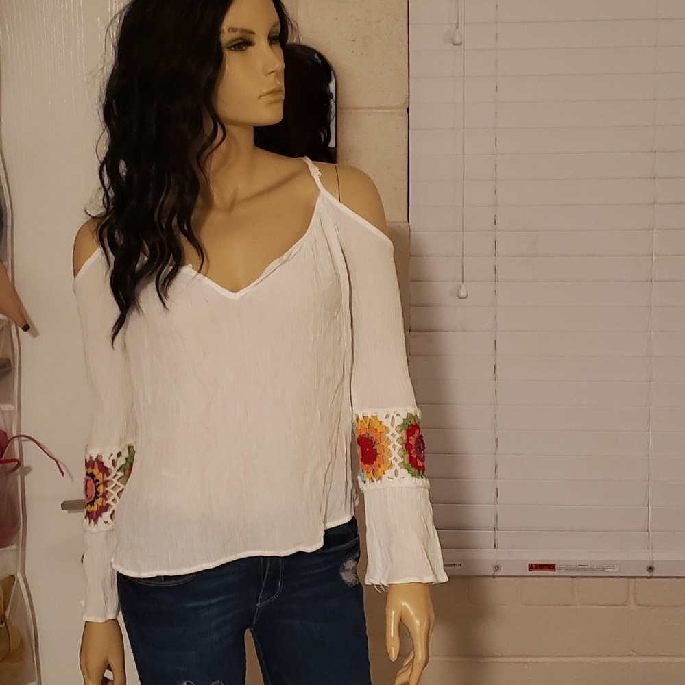 Cold shoulder top